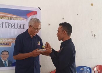 14 Tahun Berkiprah, DPD NasDem Matim Gelar Syukuran Serentak Lewat Potong Tumpeng